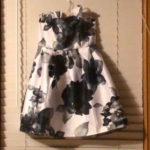 Beautiful Black and White Dress